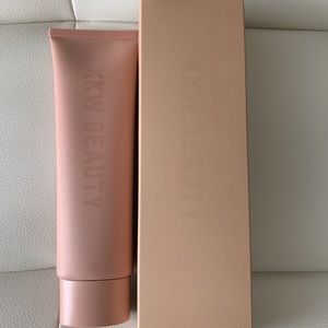 KKW Skin Perfecting Body Foundation